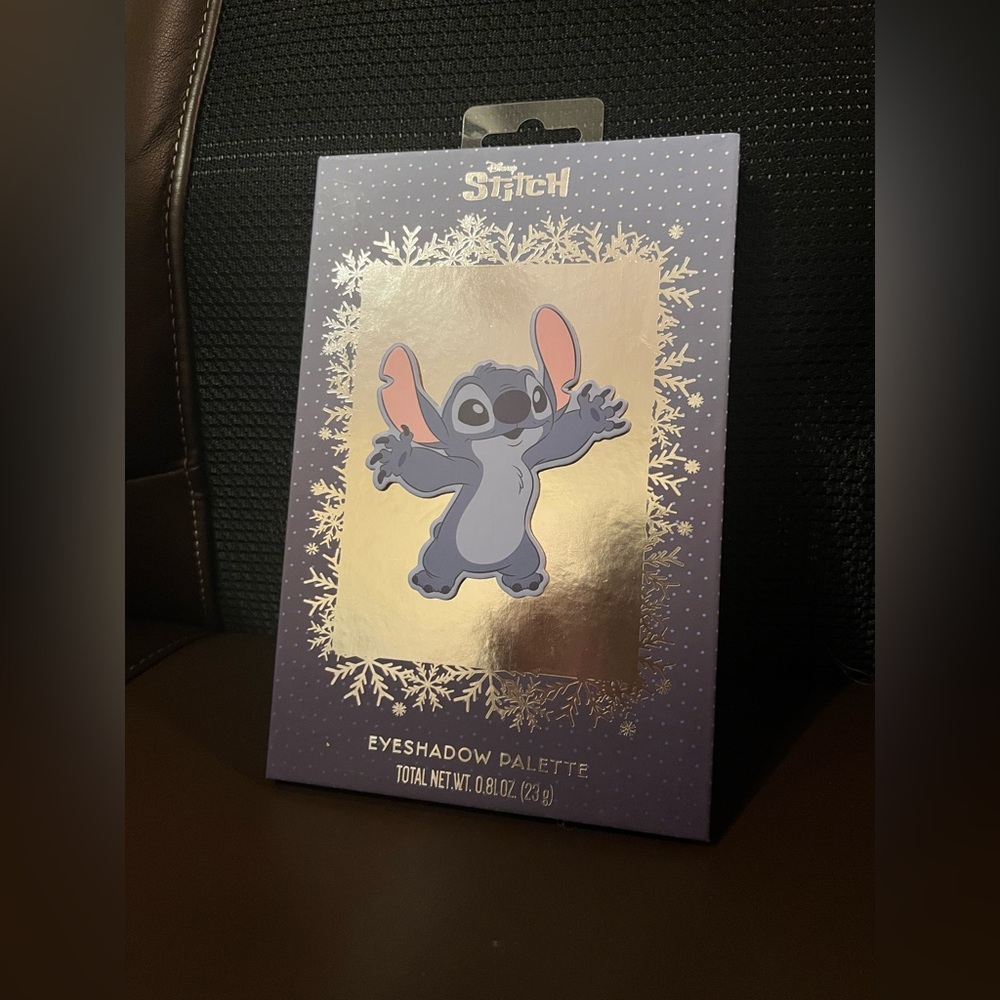 Winter Lilo & Stitch Eyeshadow Palette